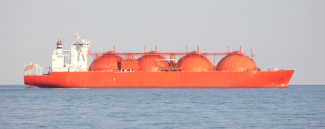 средний газовоз.  фото: яндекс.