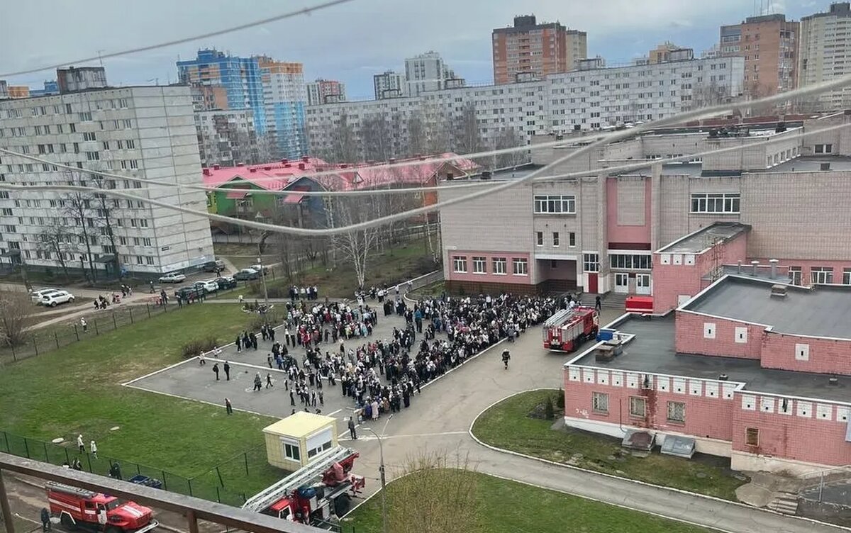    Пожар произошел в школе на ул. Ворошилова в Ижевске