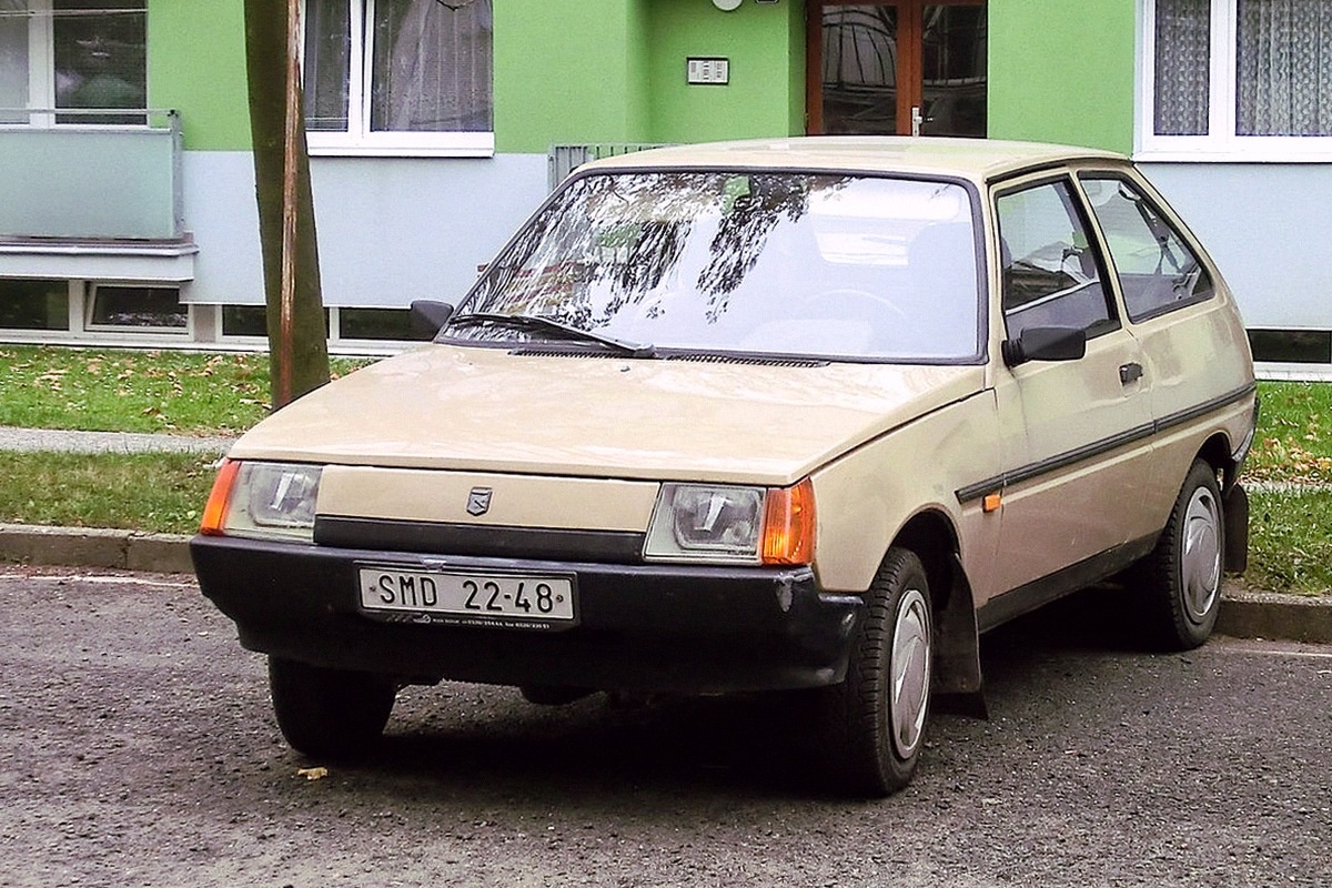 ЗАЗ-1102 «Таврия» - советский переднеприводный хэтчбек, который вышел современнее большинства одноклассников, но не успел стать массовым