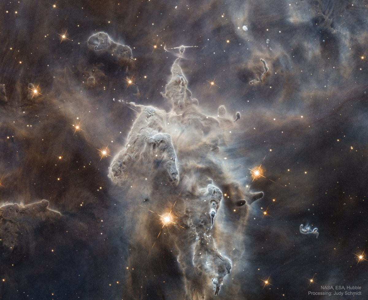 Источник: Hubble, NASA, ESA; Processing & License: Judy Schmidt