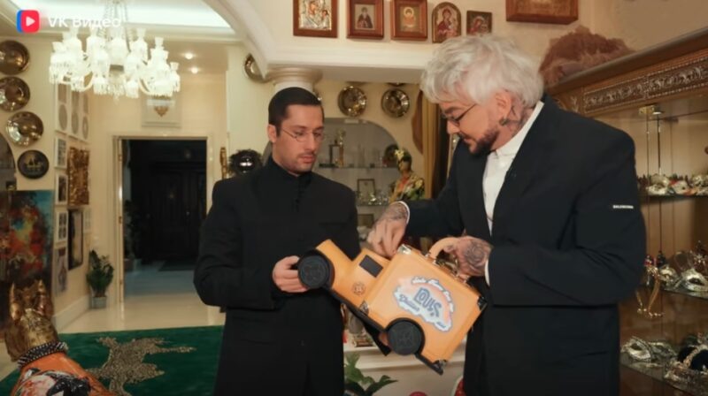    Экстравагантный аксессуар из коллекции