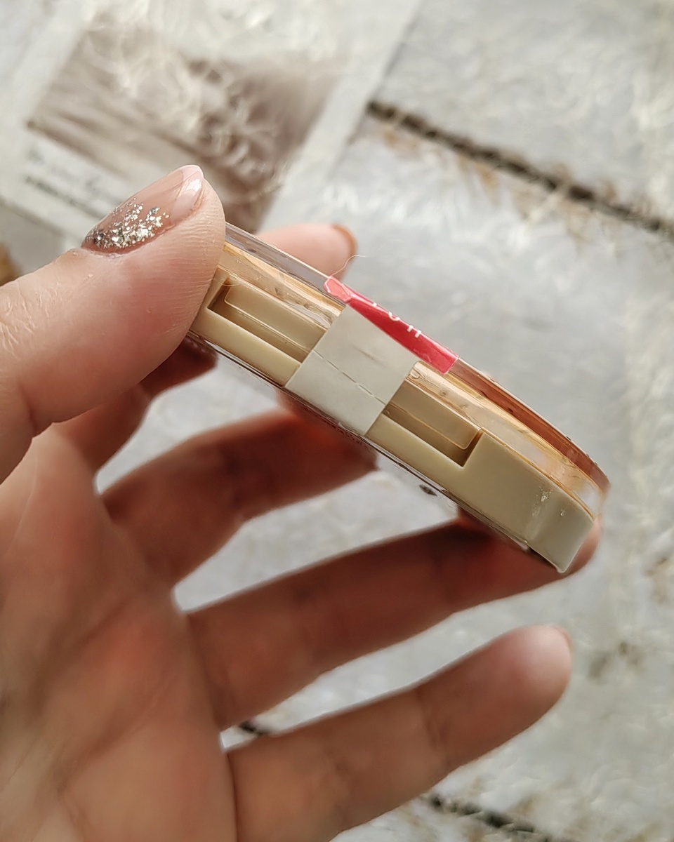 Минеральная пудра для лица от бренда "TF Cosmetics", защитная наклейка 