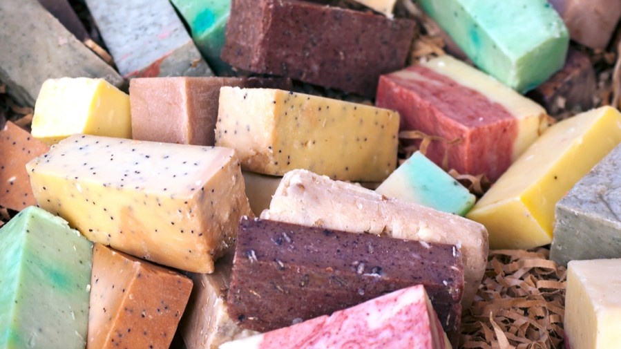 Мыльный раствор с уксусом нейтрализует феромонный след за несколько минут. Главное — не пропустить этот шаг