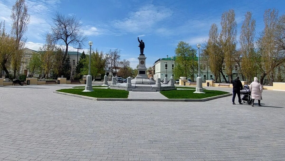    В Оренбурге благоустроили сквер имени Ленина   56orb.ru