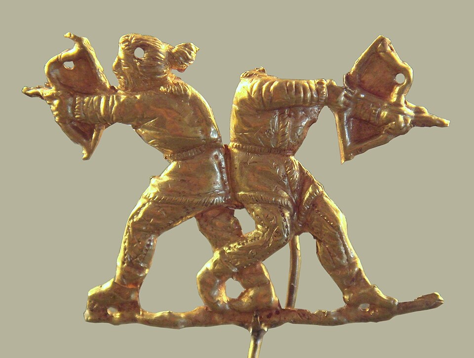 Скифы стреляют из лука. Керчь (античный Пантикапей, Крым).  Википедия. https://ru.wikipedia.org/wiki/%D0%A1%D0%BA%D0%B8%D1%84%D1%8B#/media/%D0%A4%D0%B0%D0%B9%D0%BB:Scythians_shooting_with_bows_Kertch_antique_Panticapeum_Ukrainia_4th_century_BCE.jpg