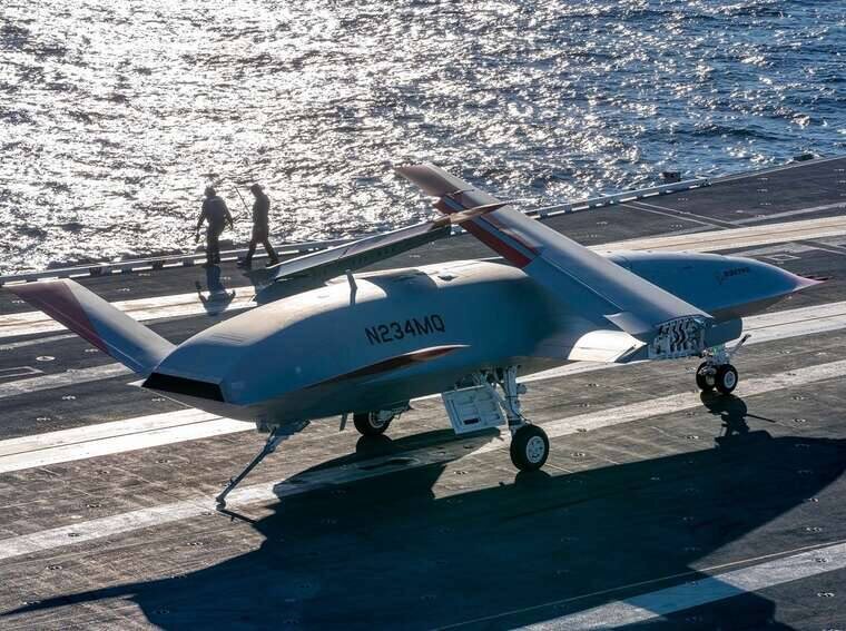 4600 километров без пилота: Первый американский серийный БПЛА-заправщикMQ-25 Stingray поднялся в небо — американский флот отказывается от «золотых» часов истребителей. Фото: Boeing