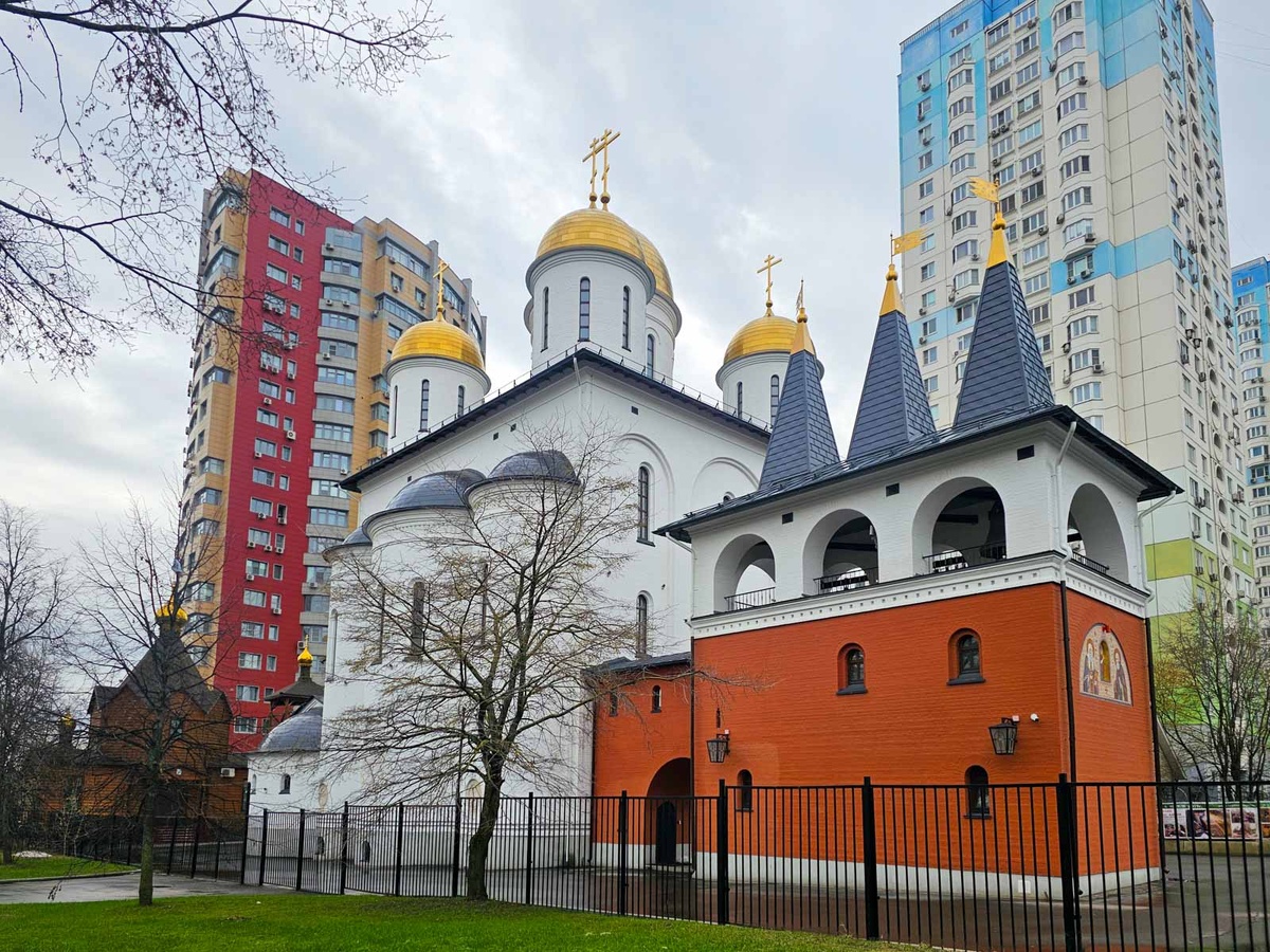 ЮЗАО. Храм Святителя Луки в Зюзине