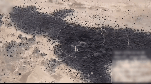    Нанесение бомбовых ударов авиацией Африканского Корпуса Русской армии по отступившим группам террористов в Мали. Видео: VОZМЕЗДИЕ