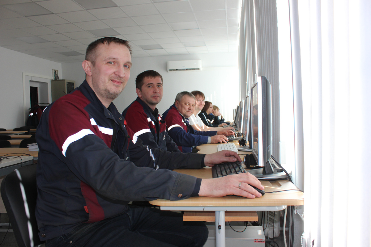 На первом этапе команды отвечали на вопросы тестов