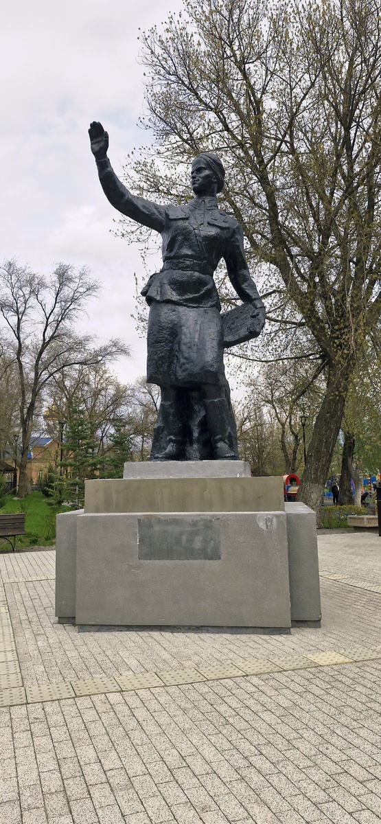 Памятник Марины Расковой