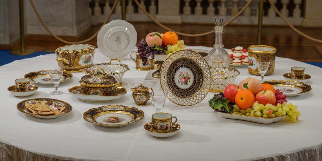 Сервиз в Мраморной столовой