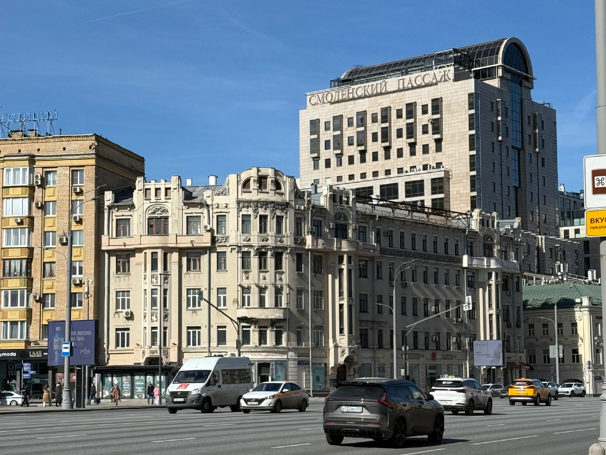Фото автора канала. Доходный дом Орловых во 2-м Смоленском переулке.