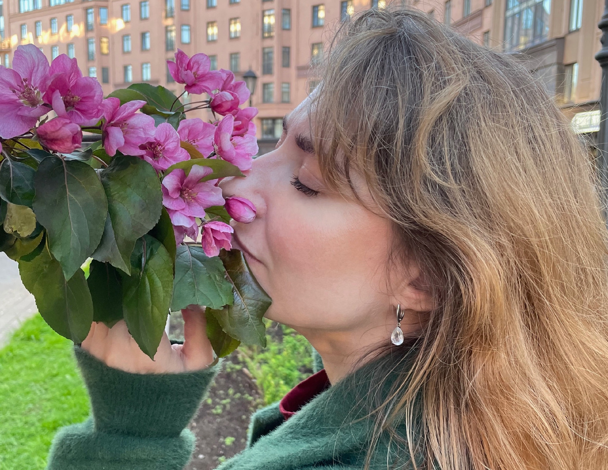 Кстати, кожа без тона и фильтров, просто на айфон как есть, для 37-летнего диспластика результат очень крутой, на самом деле. Я, конечно же, мечтала о большем, гораздо большем, но, похоже, это и так на пределе возмжоностей кожи, в которой генетически поломан коллаген