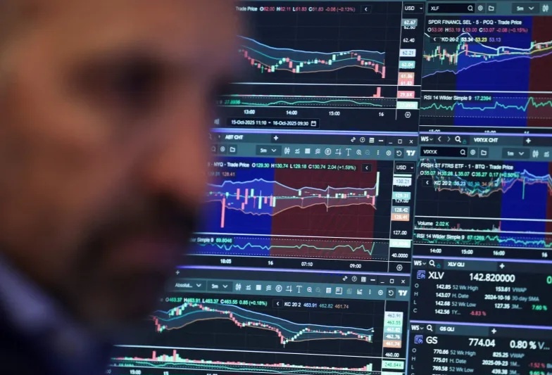 На Нью-Йоркской фондовой бирже, октябрь 2025 г. Джина Мун / Reuters.