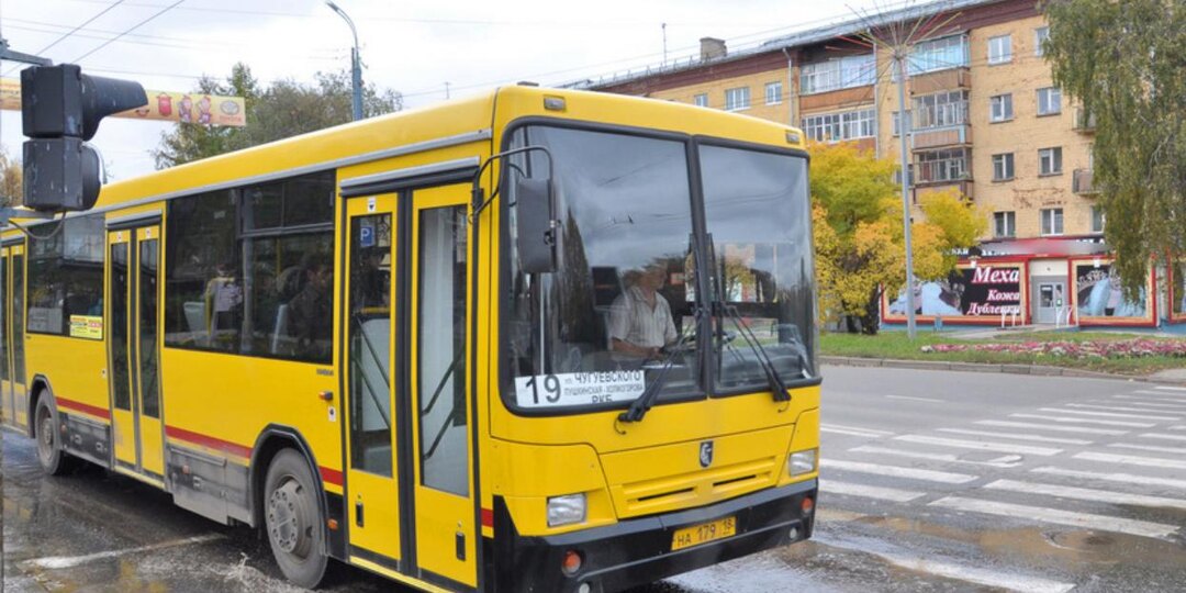 Автобусы в Ижевске перенаправят на время репетиций Парада Победы
