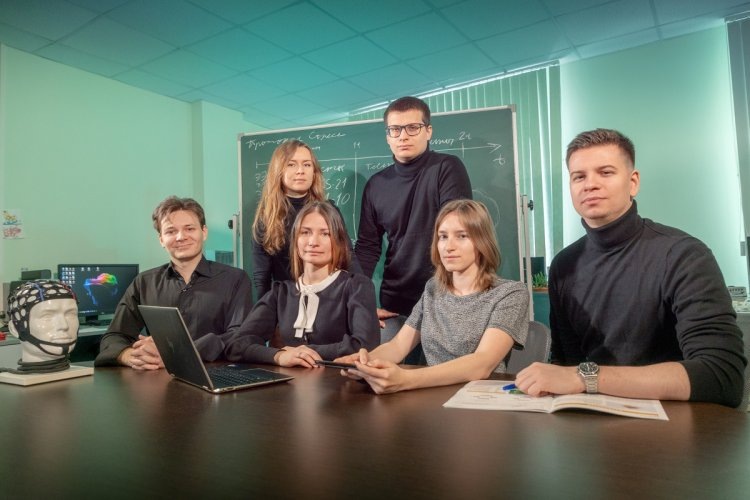 Сусанна Юрьевна Гордлеева — директор НИИ нейронаук Университета Лобачевского и ведущий научный сотрудник расположенной в институте лаборатории нейродинамики и когнитивных технологий. Фото: Андрей Скворцов / пресс-служба ННГУ им. Н.И. Лобачевского 
