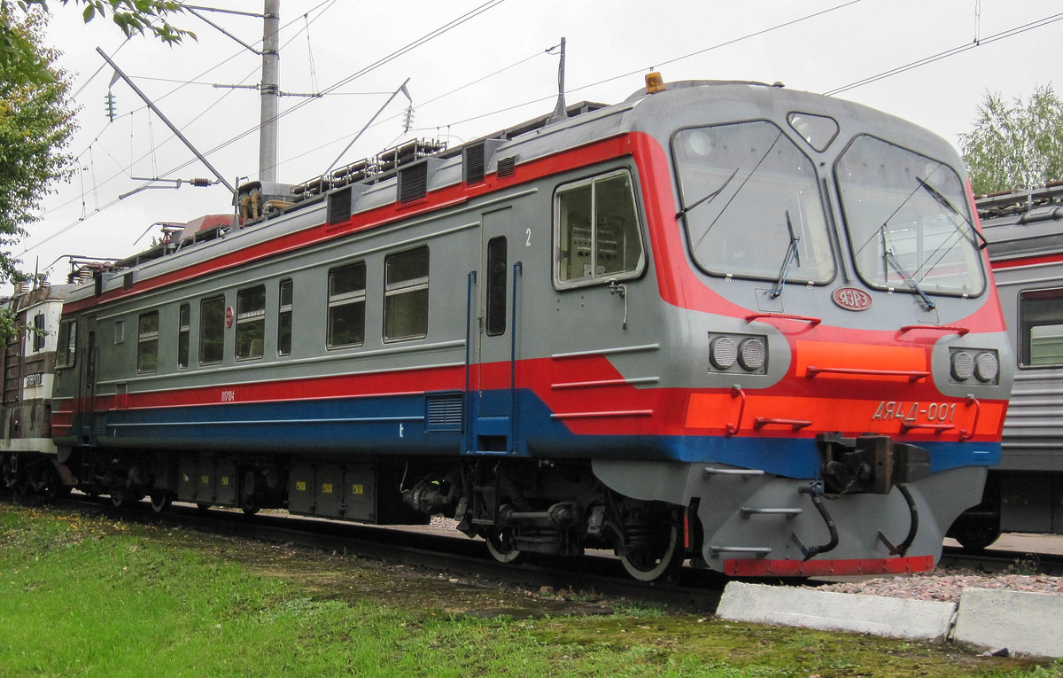 Автомотриса АЯ4Д-001 на выставке Экспо-1520 в 2011 году. Источник фото: ru.wikipedia.org Авторство: Сфотографировано загрузившим. Собственная работа, CC0, https://commons.wikimedia.org/w/index.php?curid=44642320