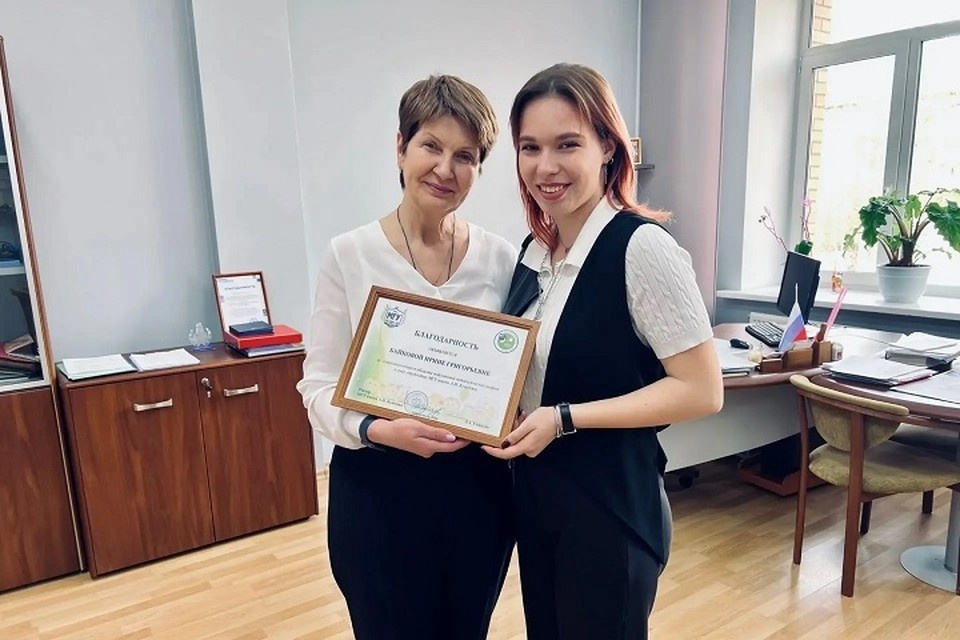   Студенты-педагоги Мариуполя проходят практику в школе Петербурга. Фото: АГО Мариуполь