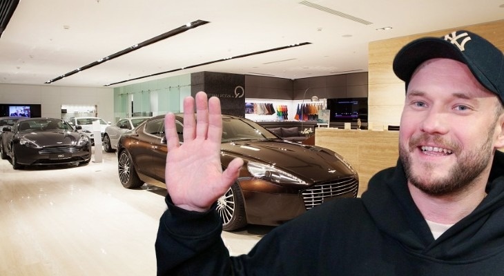 Сам он позже рассказывал, что первая реакция была ступором, а потом пришло смирение и принятие факта. Мол, что случилось - того не открутить обратно.
