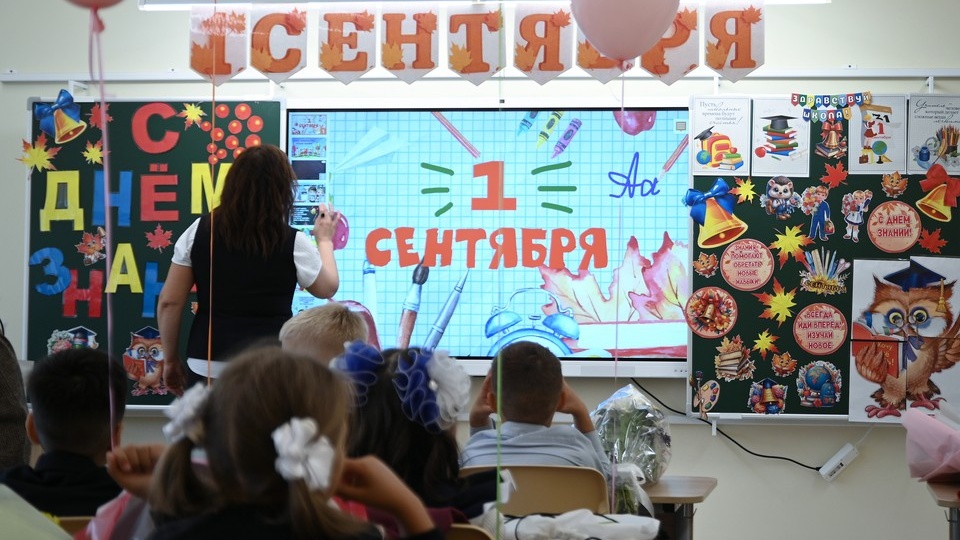 Аналитики подсчитали, сколько хлеба или бензина может купить учитель на Дону