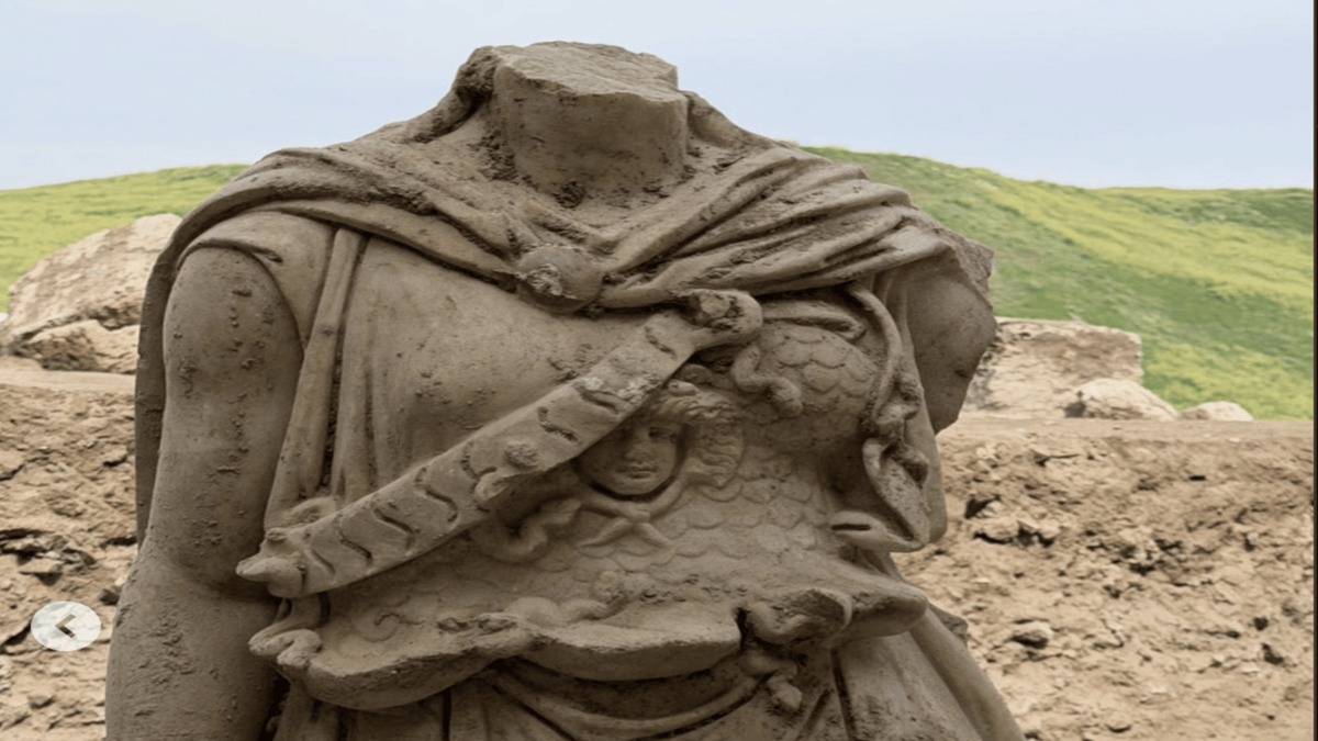 Бюст Афины в Лаодикее.