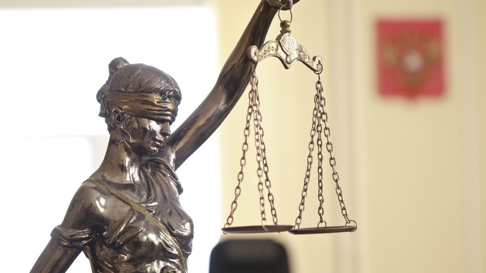 Трех поджигателей релейных шкафов осудили в Ростове