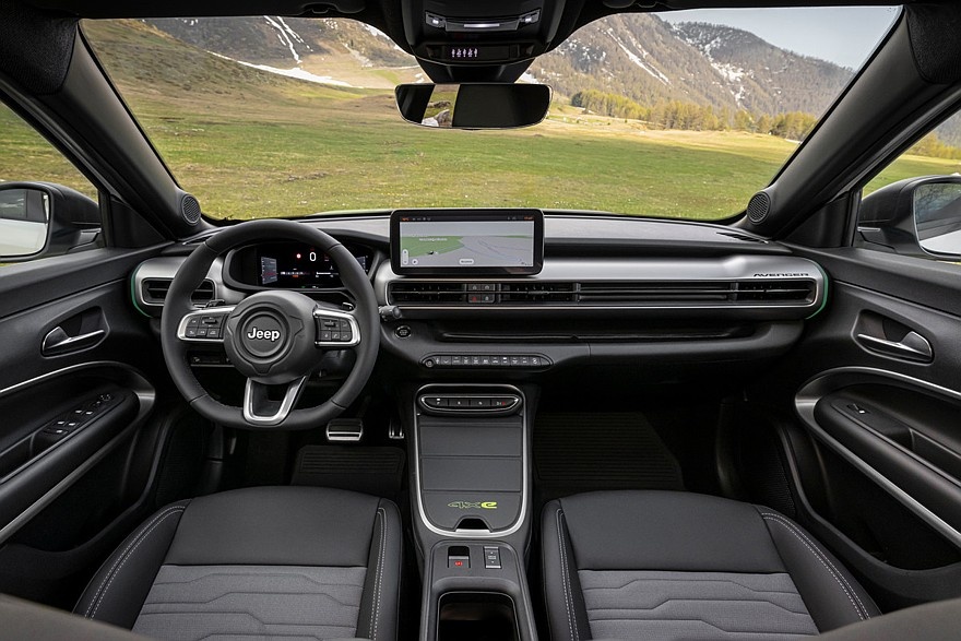    Дореформенный Jeep Avenger для Европы