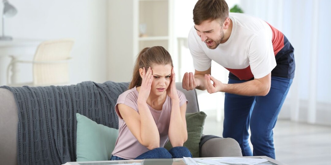 – Мой муж сказал не всю правду. Дом мой! – улыбаюсь любовнице