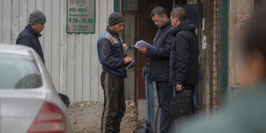 Новые правила для мигрантов: кого не пустят на работу и какие штрафы грозят работодателям