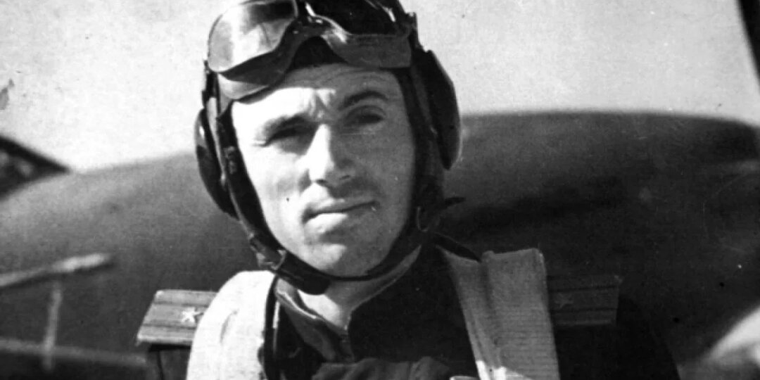 Воевал по-сафоновски! Какими подвигами известен лётчик Александр Синицын