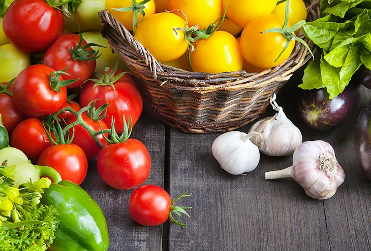 Витамины из аптеки или натуральные комплексы? В чём реальная разница и на что не стоит тратить деньги