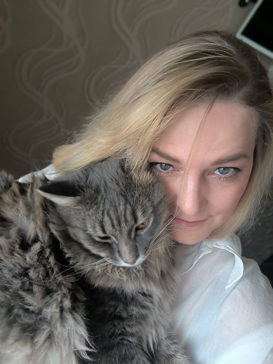 Автор с любимым котом