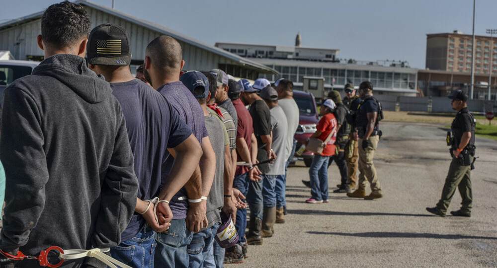 Массовые депортации нелегалов в США привели к росту безработицы