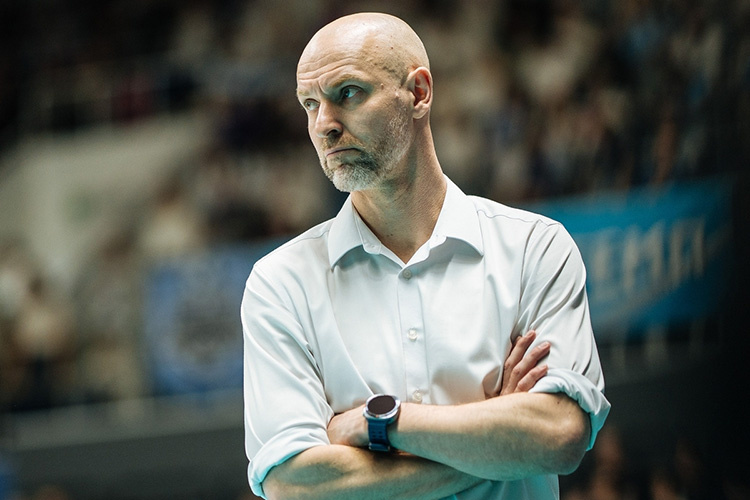    Наставник «Зенита» Алексей Вербов не скрывает, что его команда, выигравшая 28 из 30 матчей в регулярном чемпионате, своего реального уровня в этом плей-офф не показала.   
Фото: Роман Кручинин, zenit-kazan.com