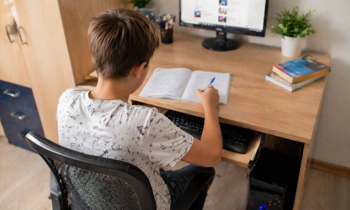    Иллюстрация сгенерирована нейросетью