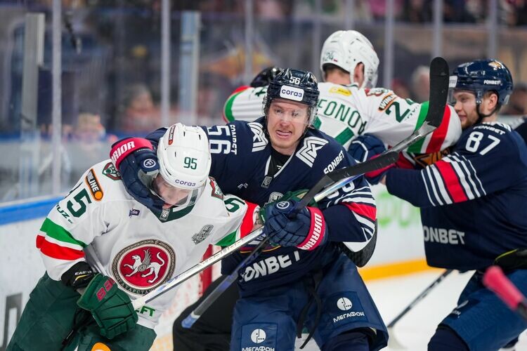    «Ак Барс» проиграл во втором матче полуфинала «Металлургу» — 2:4.   
Фото: ak-bars.ru