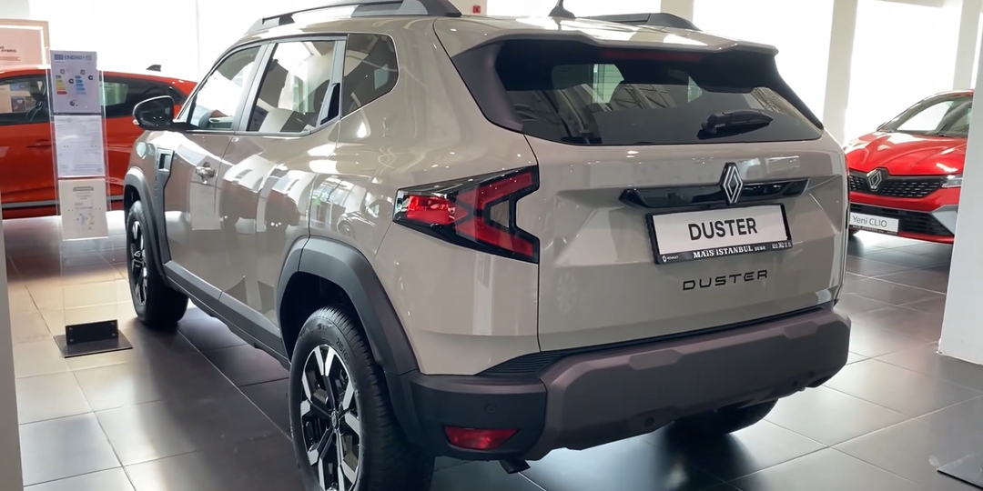 В РФ продают сразу два Renault Duster — новый стильный и старый надежный. Какой брать?