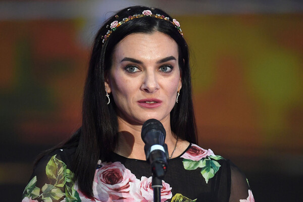 Двукратная олимпийская чемпионка, член Международного олимпийского комитета (МОК) Елена Исинбаева на церемонии награждения лауреатов Национальной спортивной премии за 2018 год / Нина Зотина/РИА Новости   📷