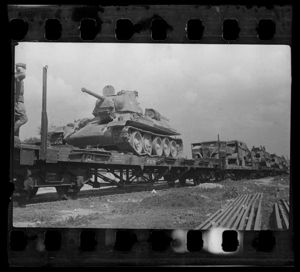 4-й мотомеханический корпус. Эшелон с новыми танками. 1944 г.