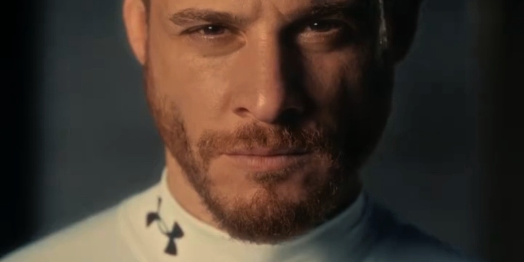 Керем Бюрсин: искреннее уважение по всему миру и амбассадор Under Armour