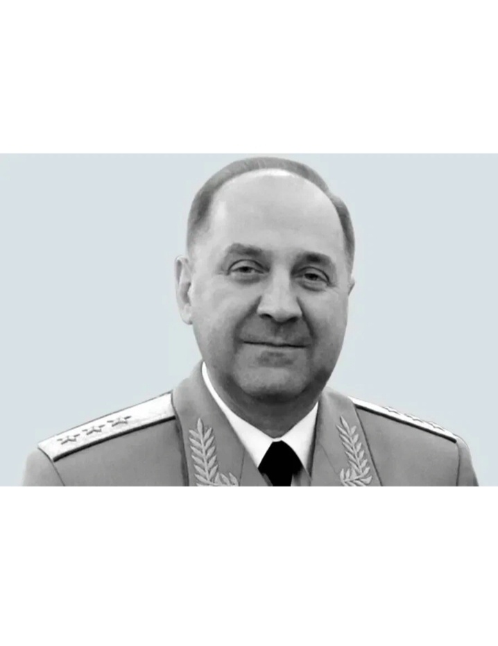 Игорь Дмитриевич Сергун. Чёрно-белая фотография. Отсюда: ,,rus.team" . Пролистайте вниз для того, чтобы увидеть следующие картинки.