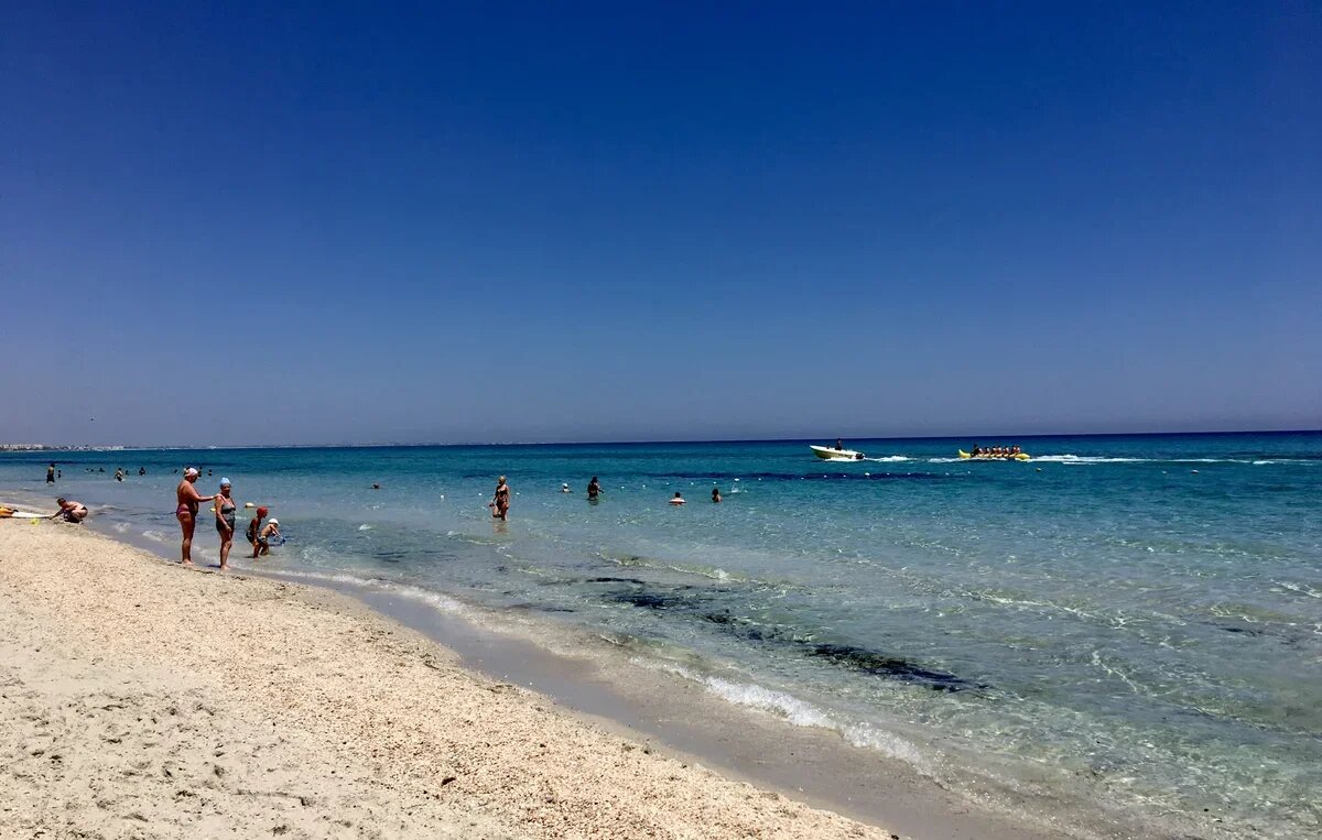    Пляж в Тунисе. ФОТО: АТОР