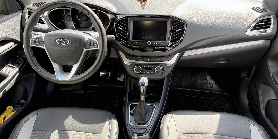 Чем дорестайлинговая Lada Vesta по-прежнему лучше рестайлинговой: сравнил и показываю