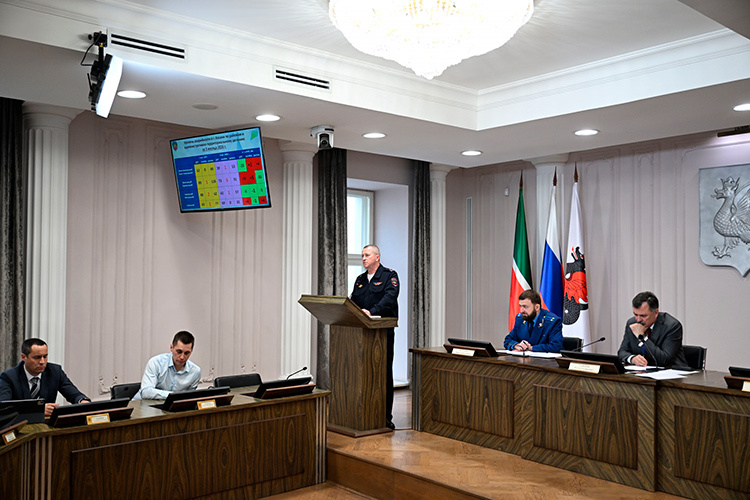    На комиссии по безопасности дорожного движения Казани пытались нащупать пути снижения аварийности на казанских дорогах.   
Фото: kzn.ru