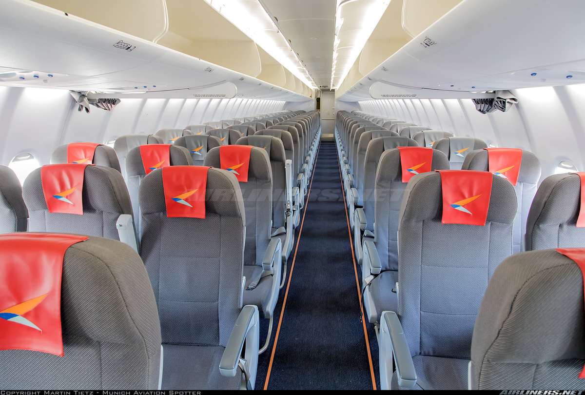 пассажирский салон SSJ100-95