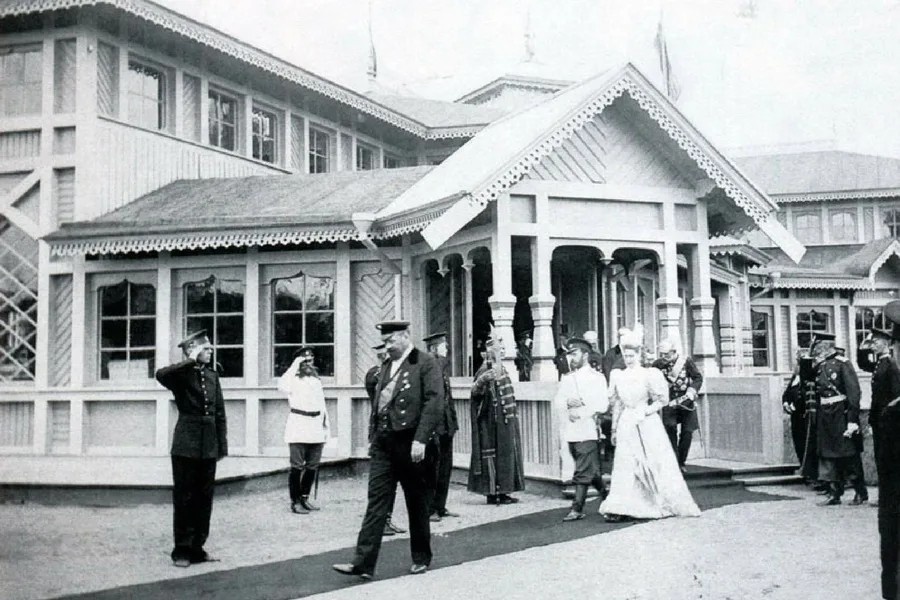 Николай Второй в Нижнем Новгороде на выставке в 1896 году, фотография из открытых источников Яндекса