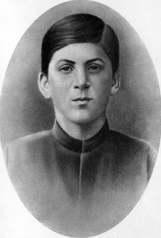 Семинарист Иосиф Джугашвили. Источник: Яндекс картинки