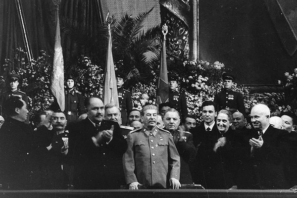 Поэт Иосиф Сталин. Какие стихи писал отец народов?