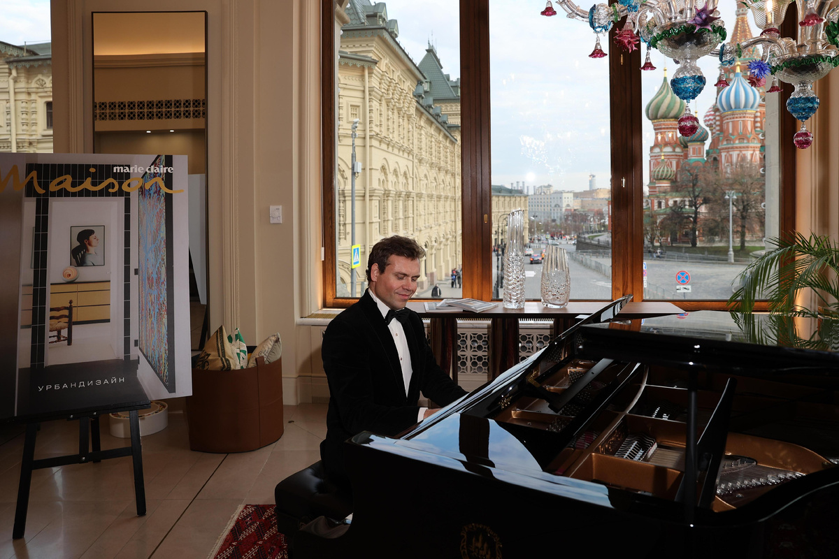 Пианист Александр Ершов