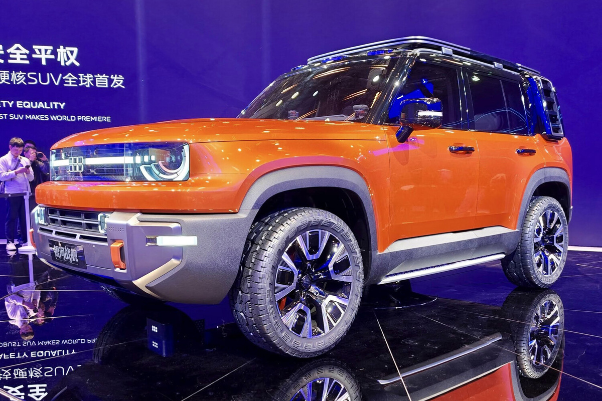 Geely Galaxy Cruiser умеет плавать со скоростью до 8,5 км/ч